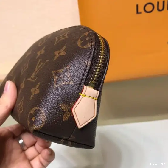 POUCH COSMETIC LOUIS VUITTON 0413